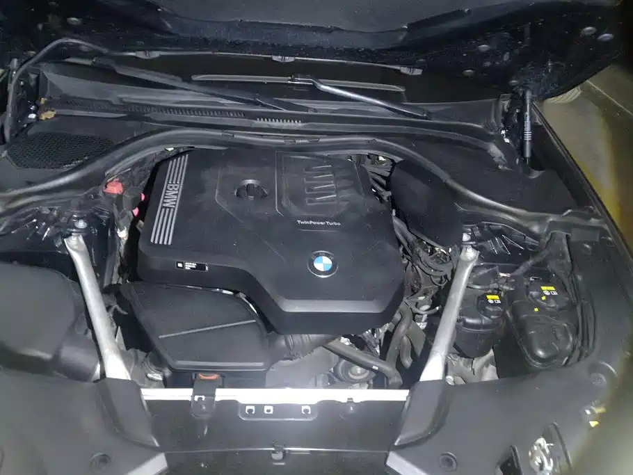 BMW 5 Series — миниатюра 9