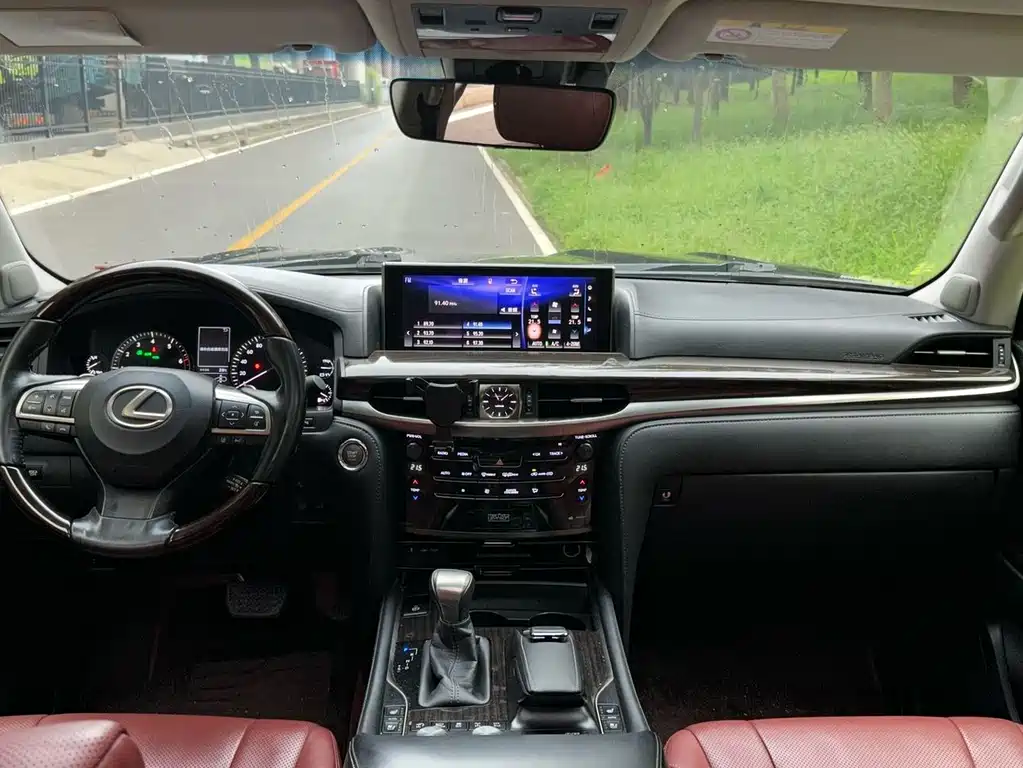 Lexus LX — миниатюра 9