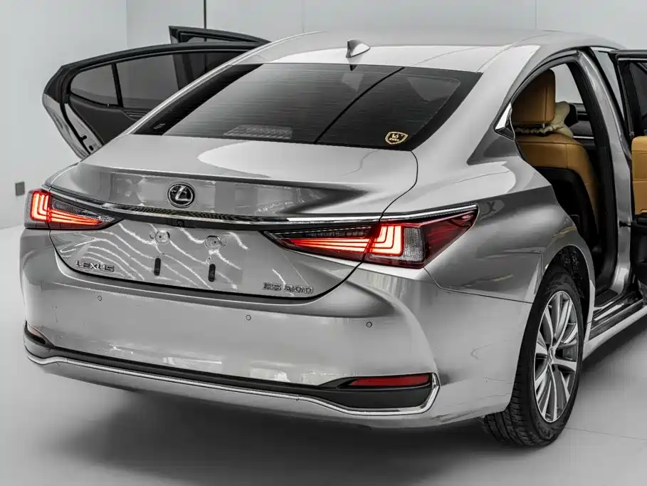 Lexus ES — миниатюра 38
