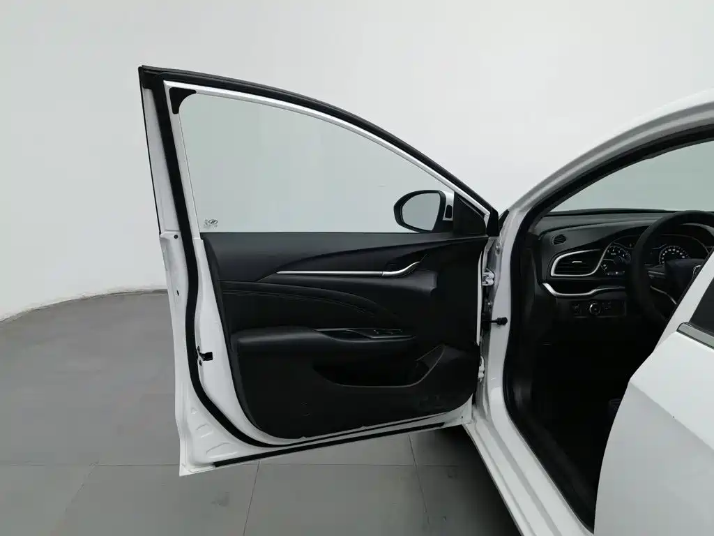 Buick Excelle — миниатюра 8