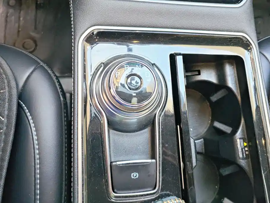 Ford Edge — миниатюра 16