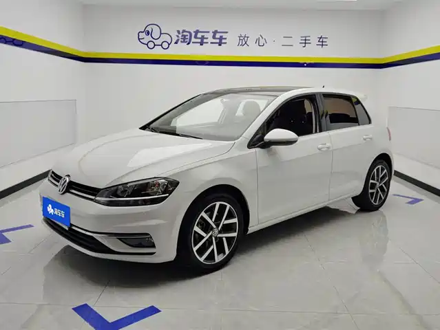 VOLKSWAGEN GOLF 2020