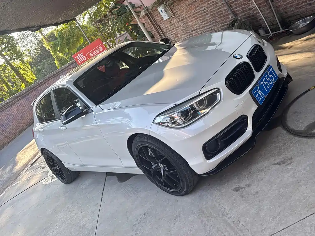 BMW 1 Series (Import) 2016