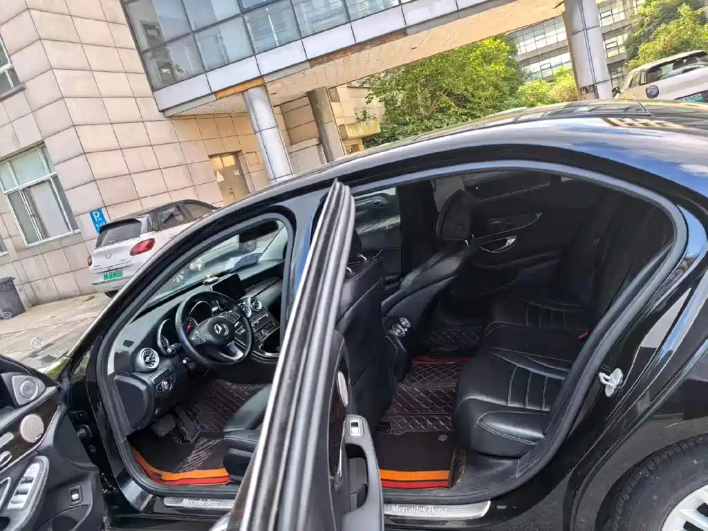 Mercedes-Benz C-Class — миниатюра 9