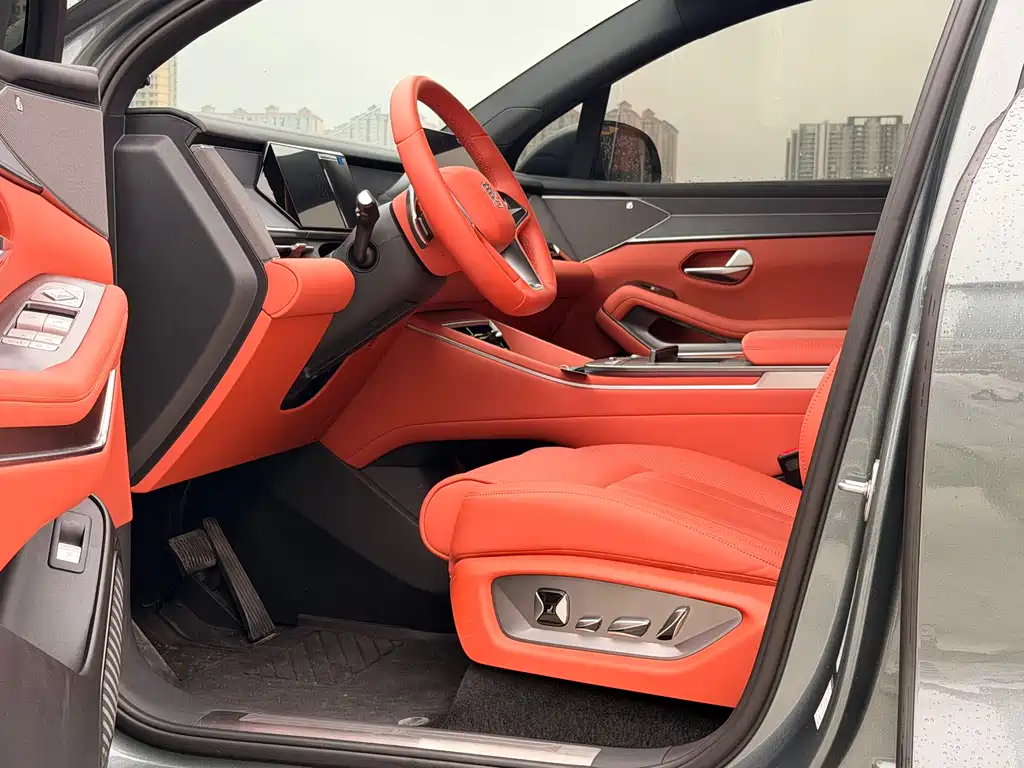 BYD Tang L L 2025 DM 175KM