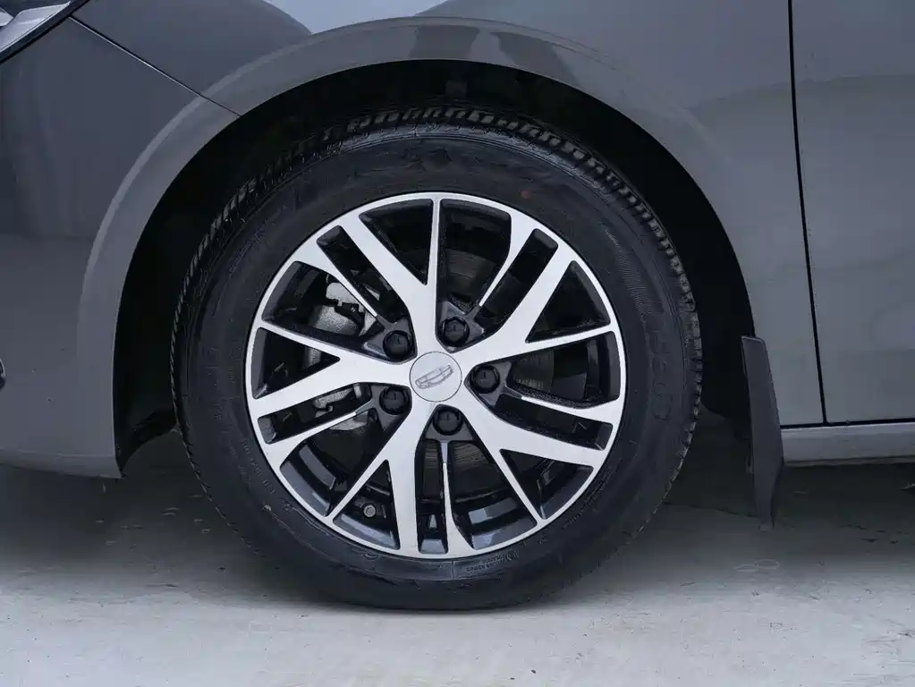 Geely Emgrand — миниатюра 12