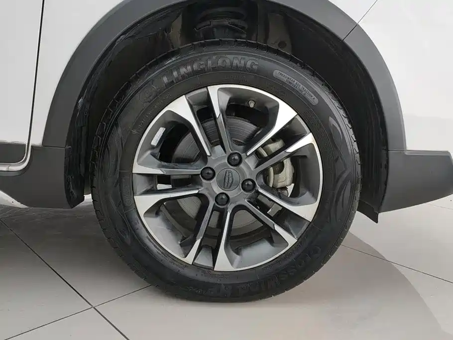 Geely Vision X3 — миниатюра 6