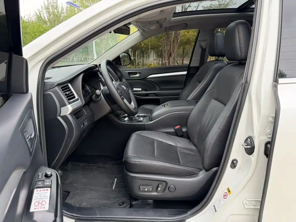 Toyota Highlander 2017 2.0T Luxury 7 мест