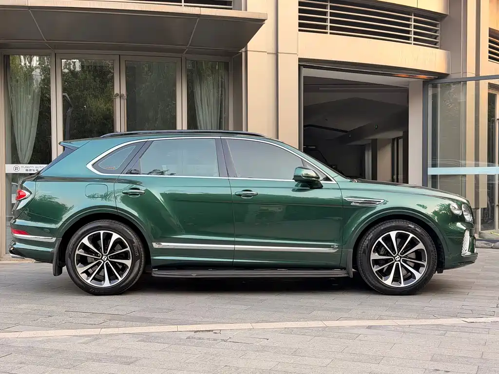 Bentley Bentayga — миниатюра 7