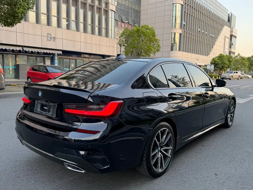 BMW 3 Series — миниатюра 17