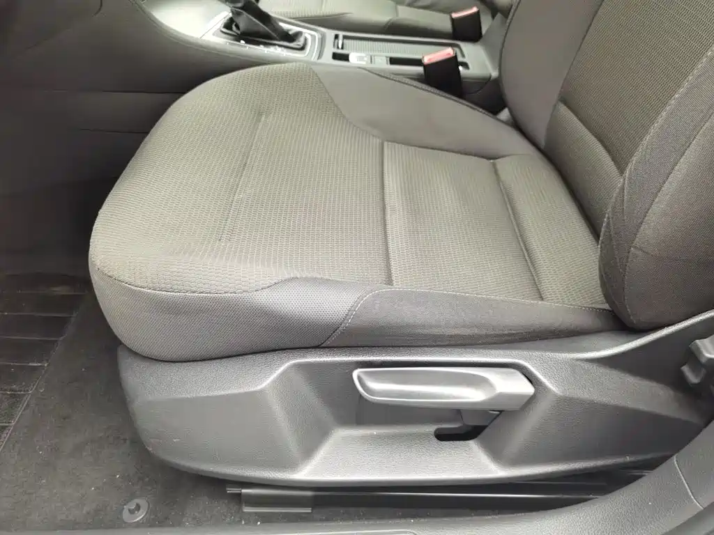 Volkswagen Golf — миниатюра 20