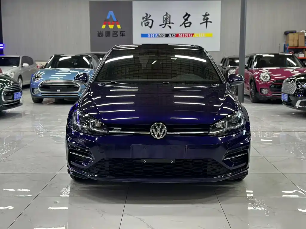 VOLKSWAGEN GOLF