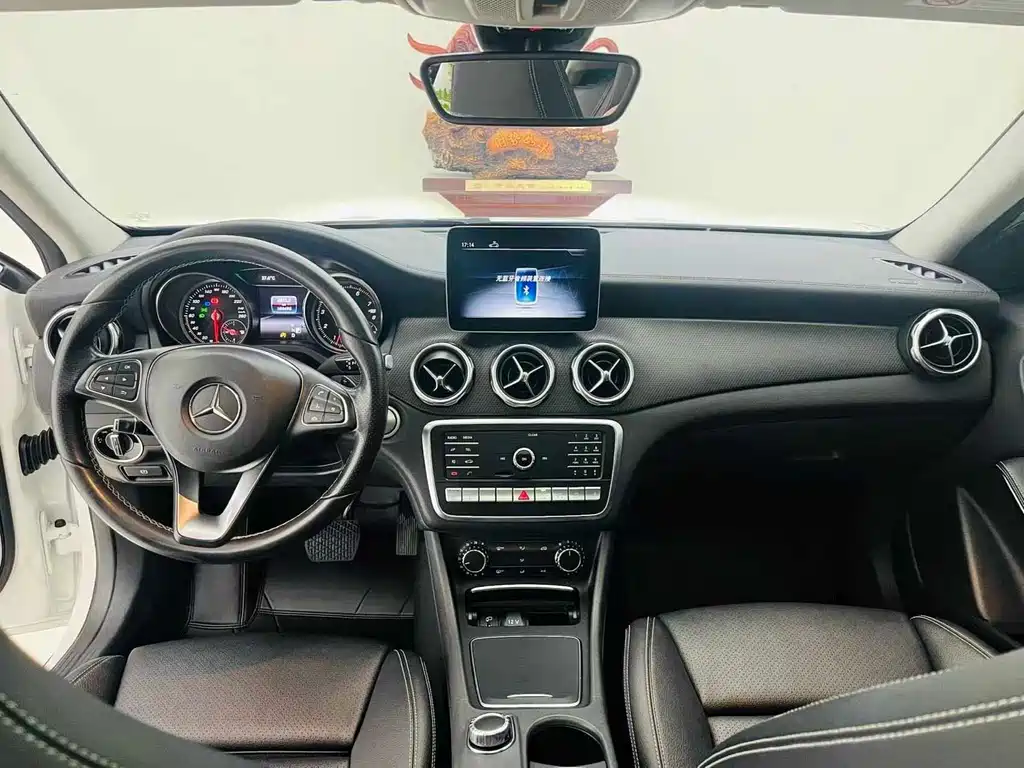 Mercedes-Benz GLA — миниатюра 8
