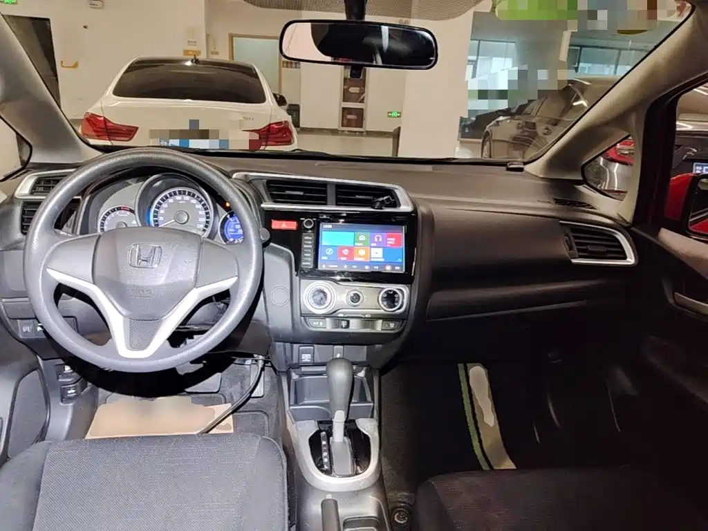 Honda Fit — миниатюра 10