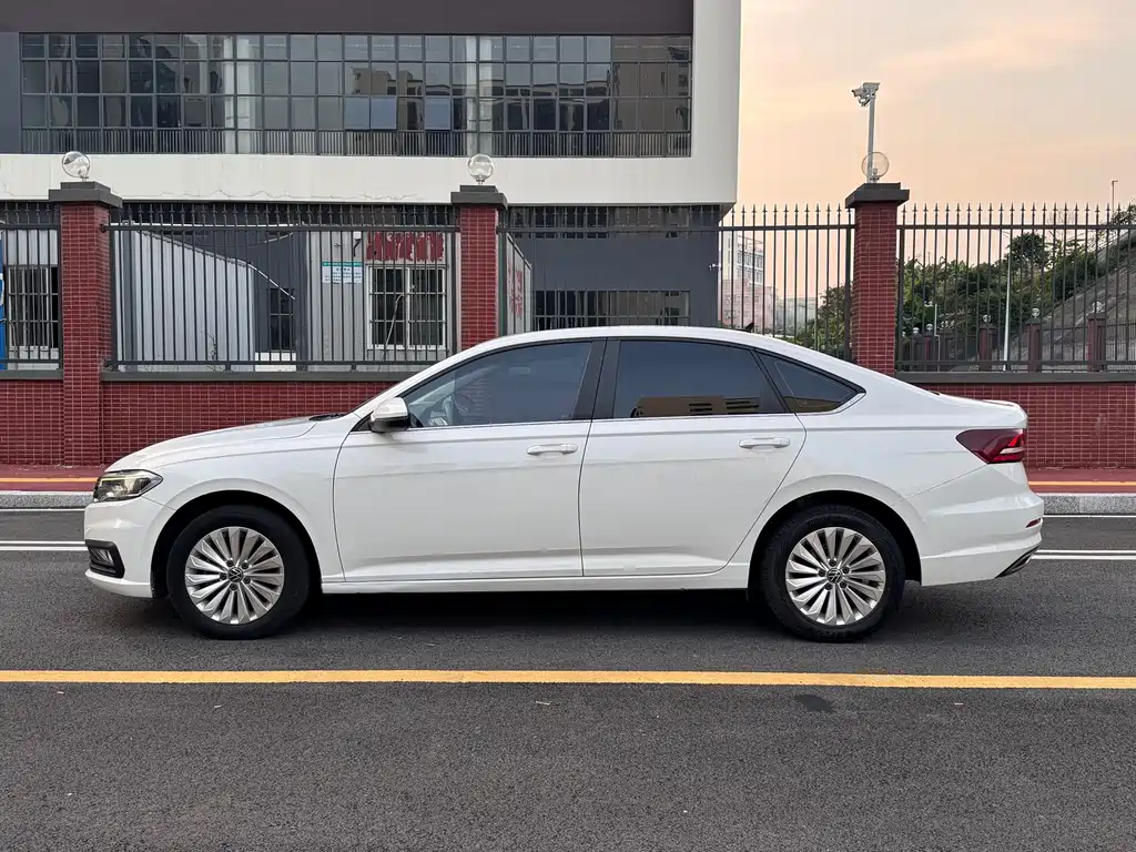 Volkswagen Lavida — миниатюра 7