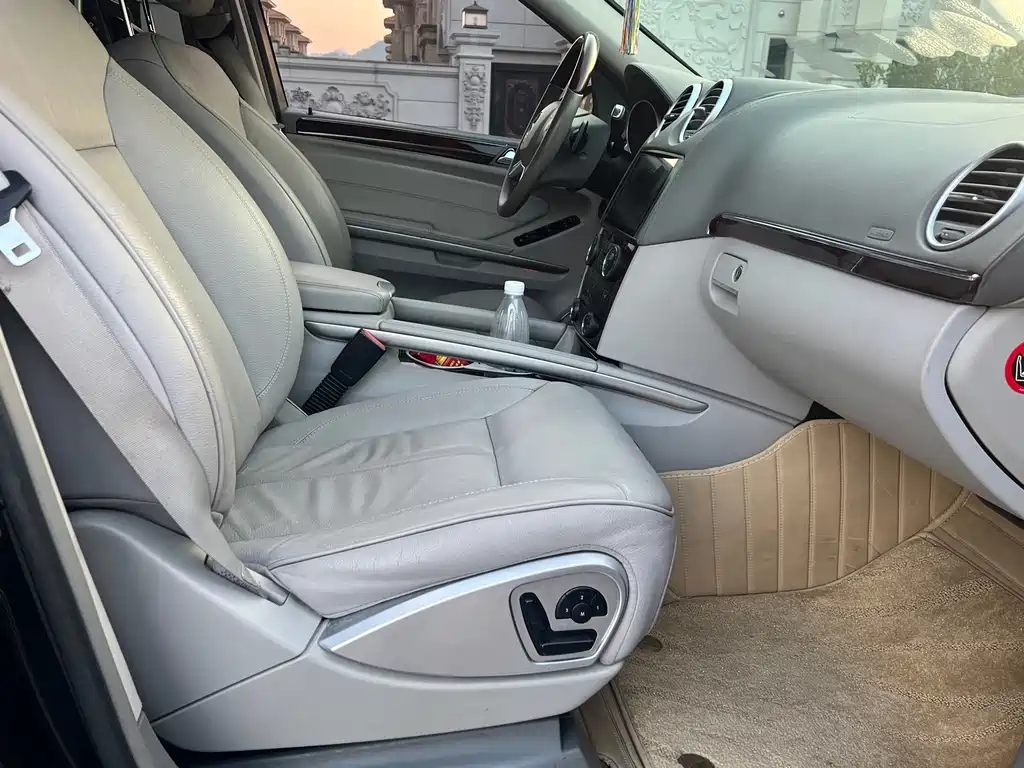 Mercedes-Benz GL-Class — миниатюра 10