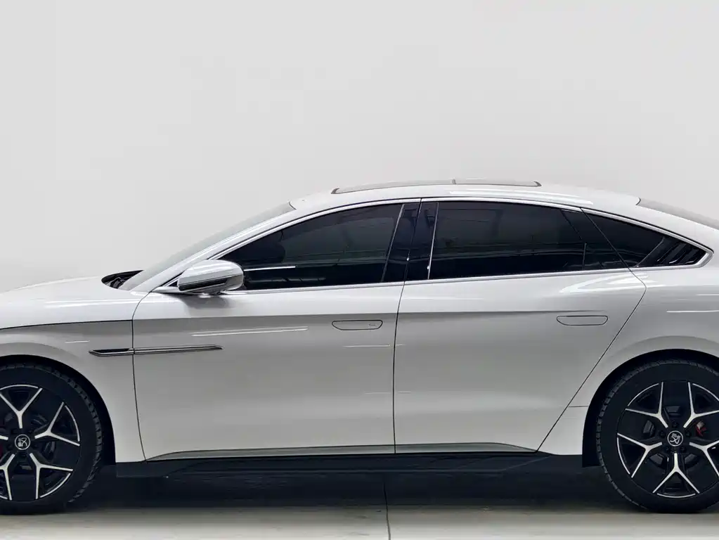 BYD Han — миниатюра 7