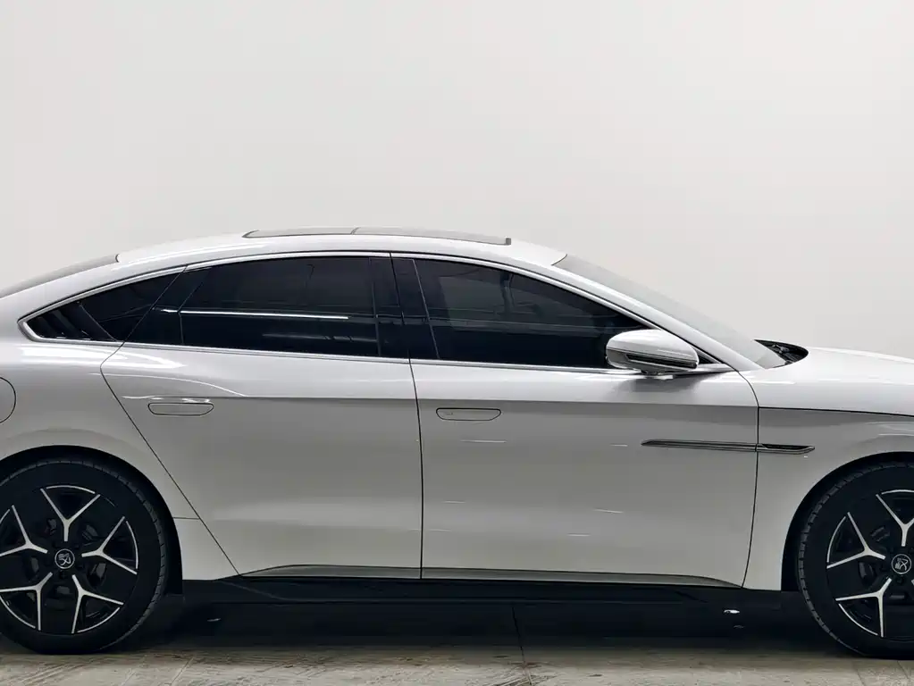 BYD Han — миниатюра 8