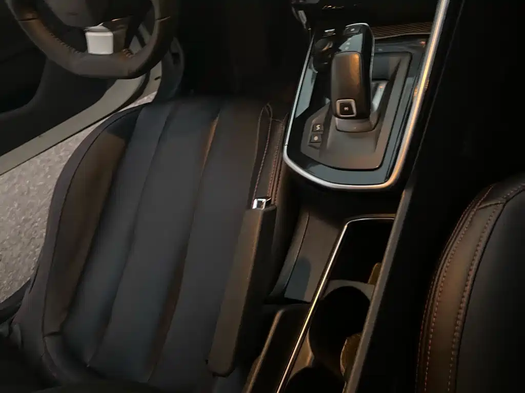 Peugeot 308 — миниатюра 17
