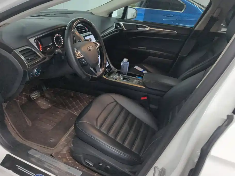 Ford Mondeo — миниатюра 9