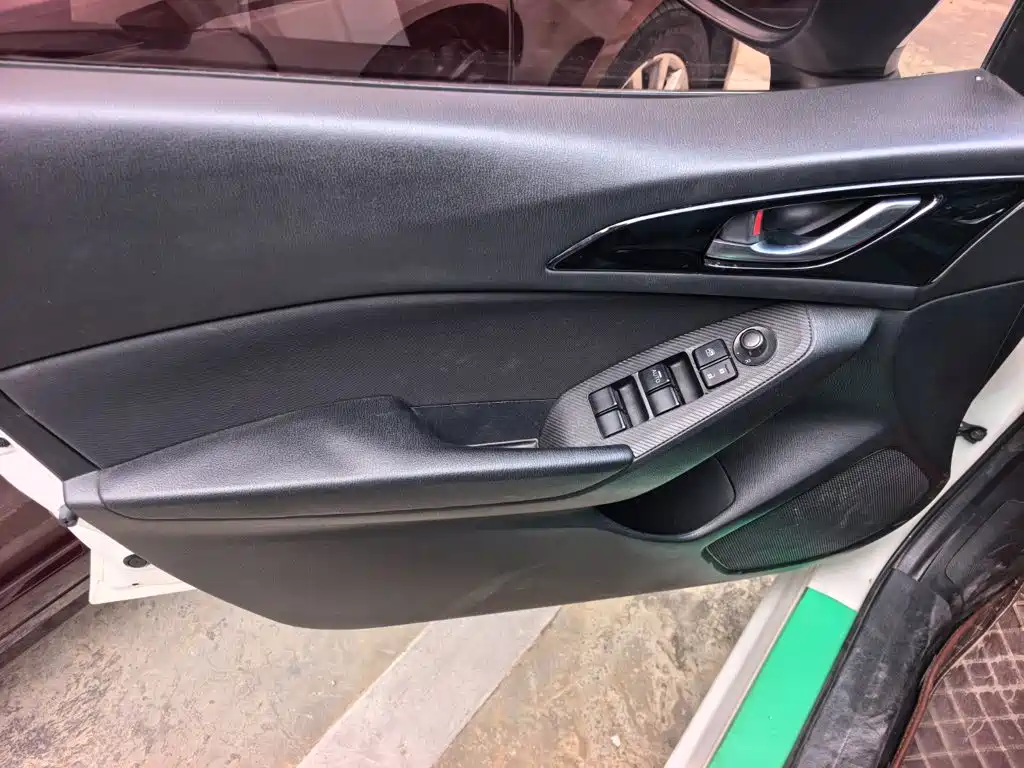 Mazda 3 Axela — миниатюра 6