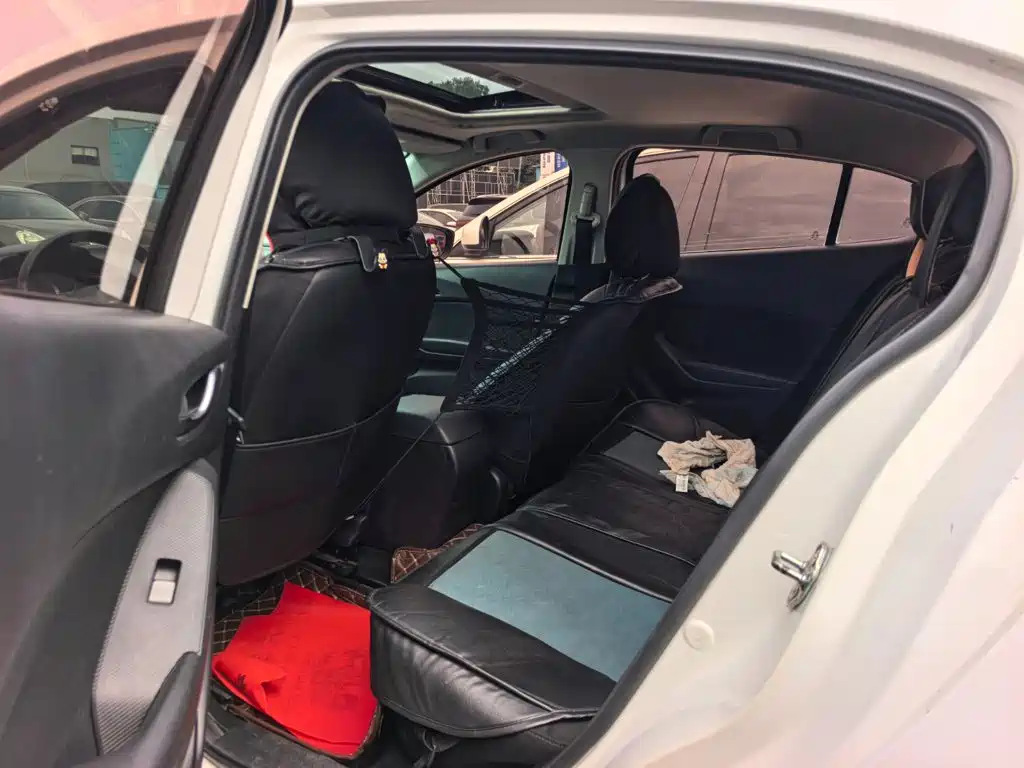 Mazda 3 Axela — миниатюра 8