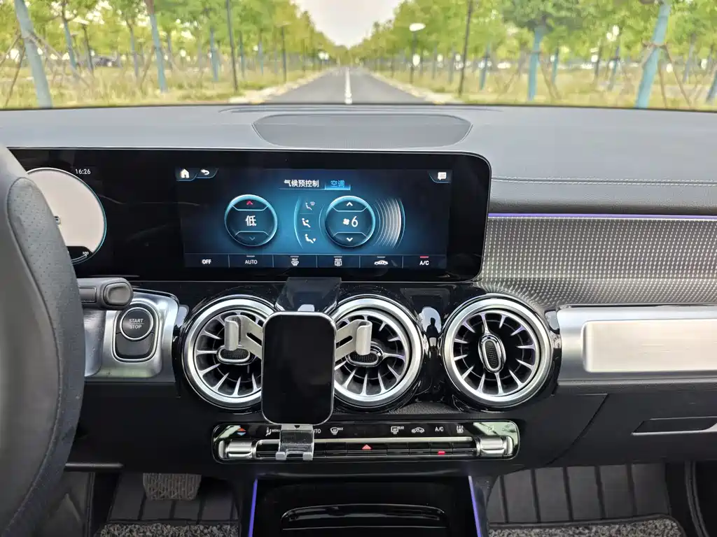 Mercedes-Benz EQB — миниатюра 15