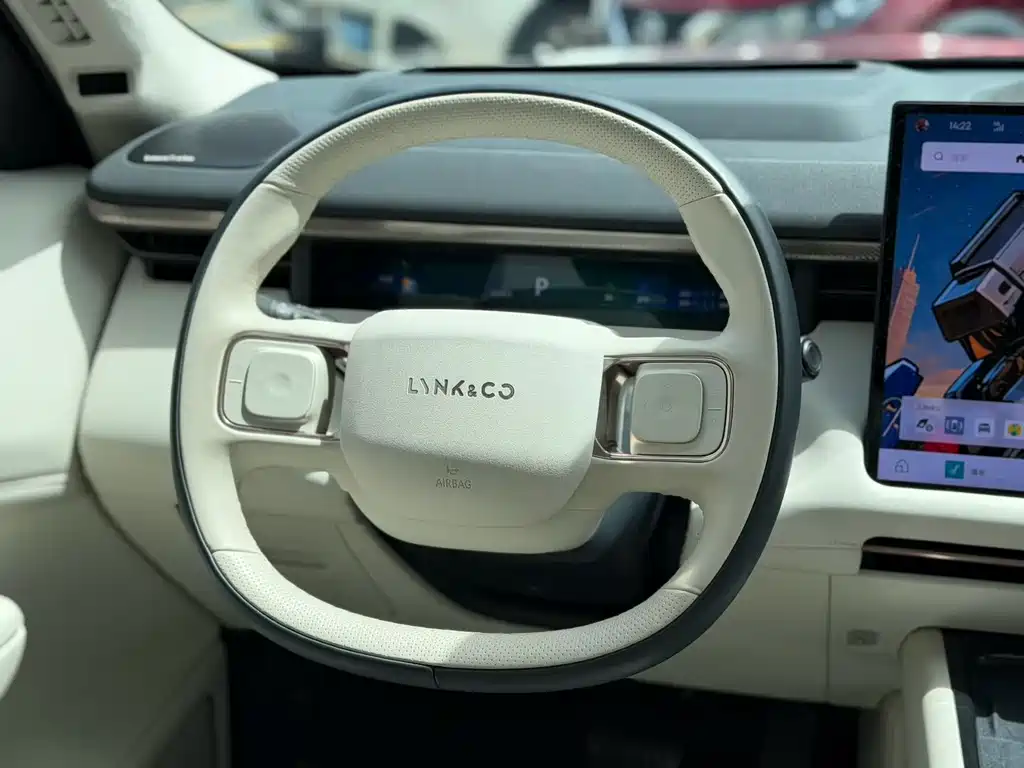 Lynk & Co 900 2025 2.0T Ultra 6 мест