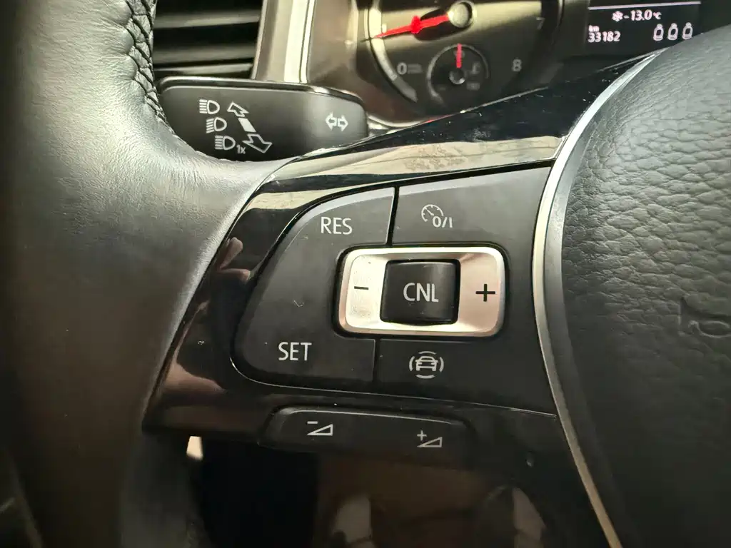 VOLKSWAGEN T ROC EXPLORING SONGS