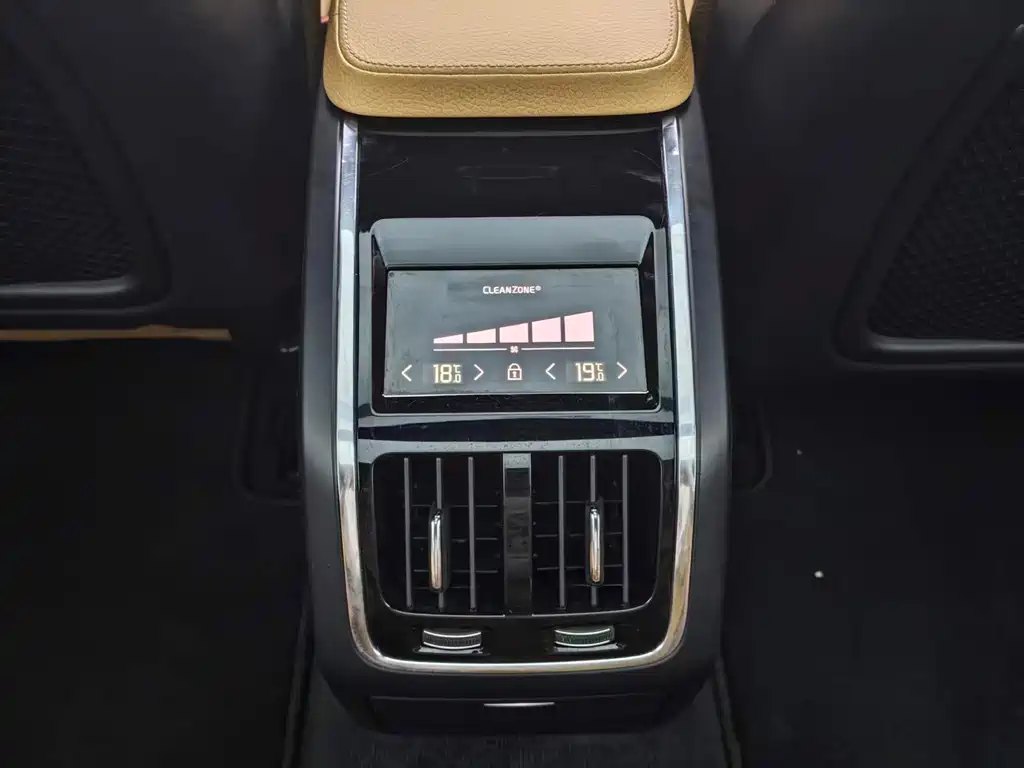 Volvo S90 — миниатюра 15