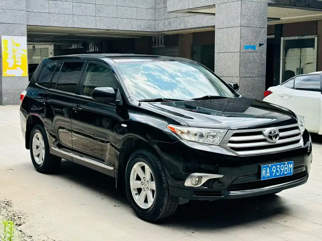 Toyota Highlander 2012 2.7L 5 мест Elite