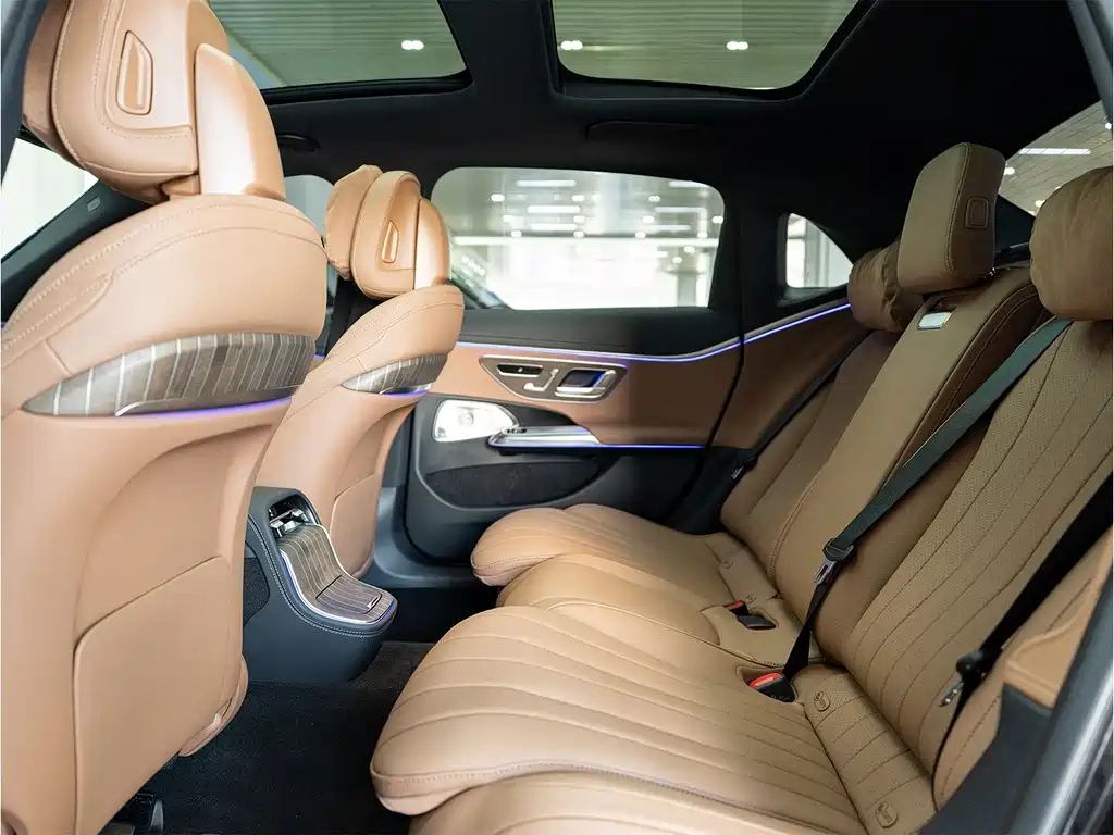 Mercedes-Benz E-Class — миниатюра 11