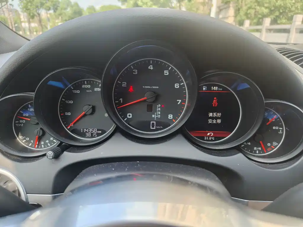 Porsche Cayenne — миниатюра 12