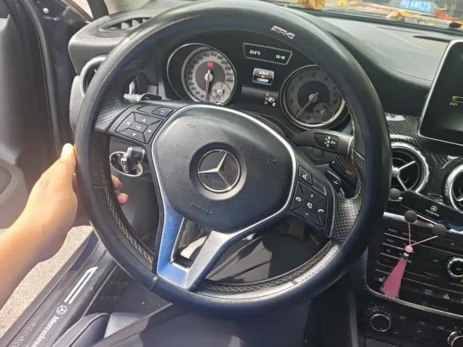 Mercedes-Benz GLA — миниатюра 15