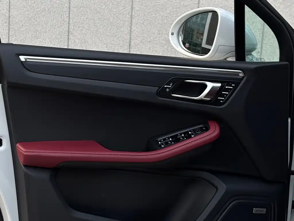 Porsche Macan — миниатюра 9