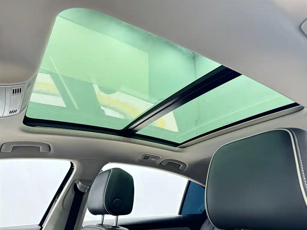 VOLKSWAGEN MAGOTAN GTE PLUG IN HYBRID