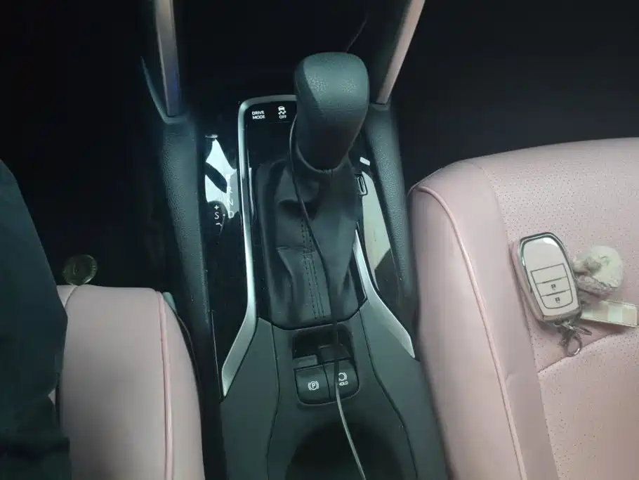 Toyota Corolla Cross — миниатюра 16