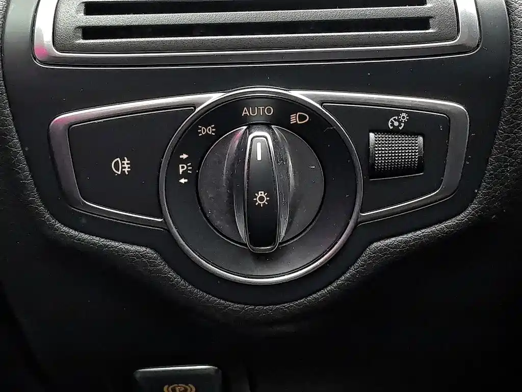 Mercedes-Benz C-Class — миниатюра 21