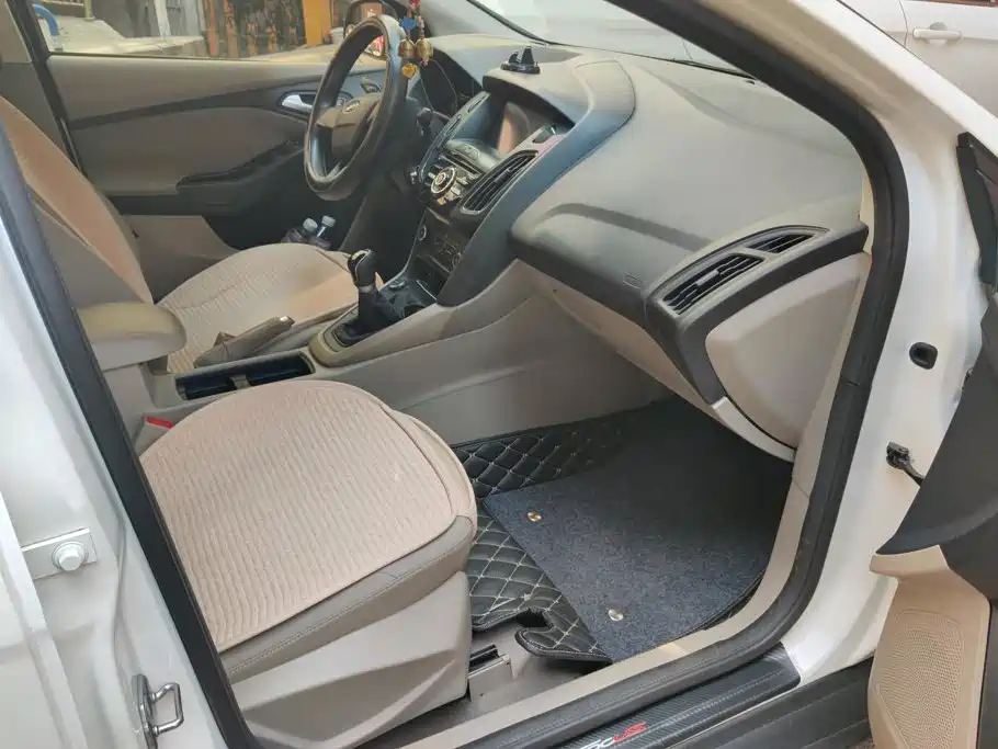 Ford Focus — миниатюра 8