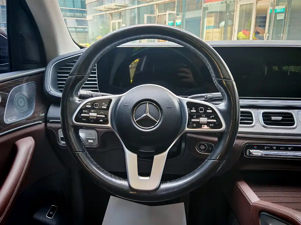 MERCEDES-BENZ GLS