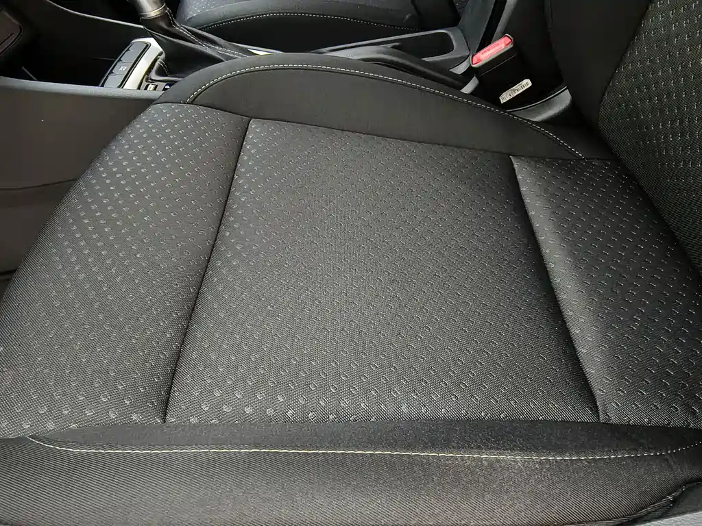 Hyundai Elantra — миниатюра 18