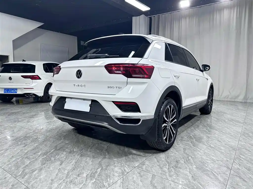 Volkswagen T-Roc 2022 280TSI DSG PLUS