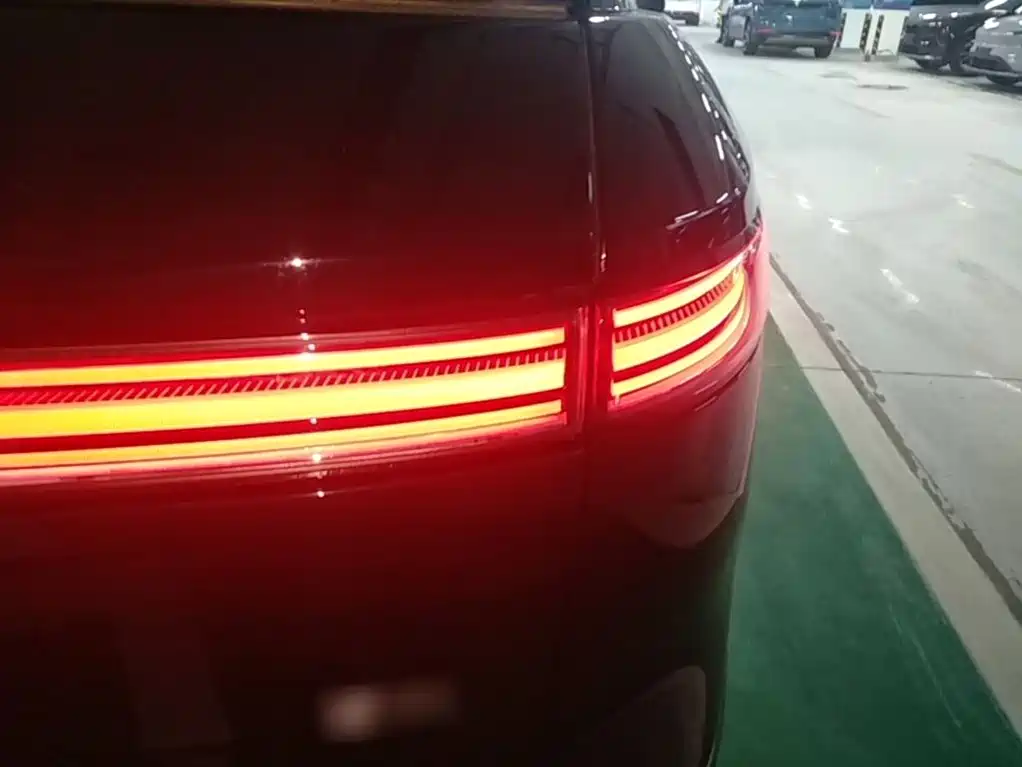 NIO ES8 — миниатюра 8