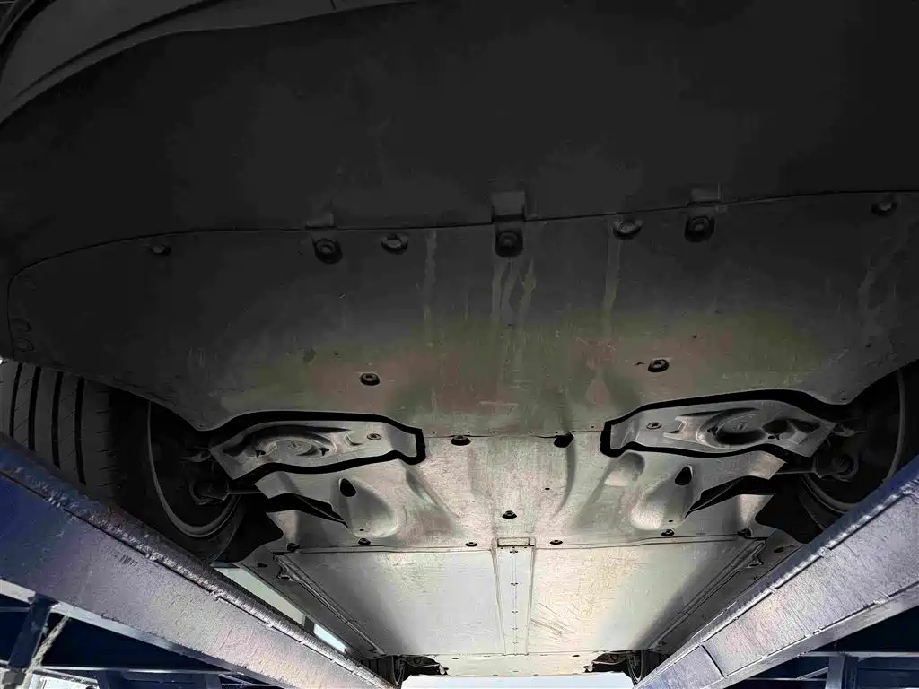 Tesla Model Y — миниатюра 23