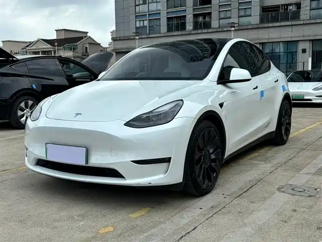 TESLA MODEL Y 2023