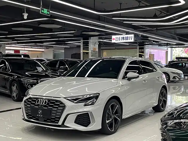 Audi A3 — фото 1