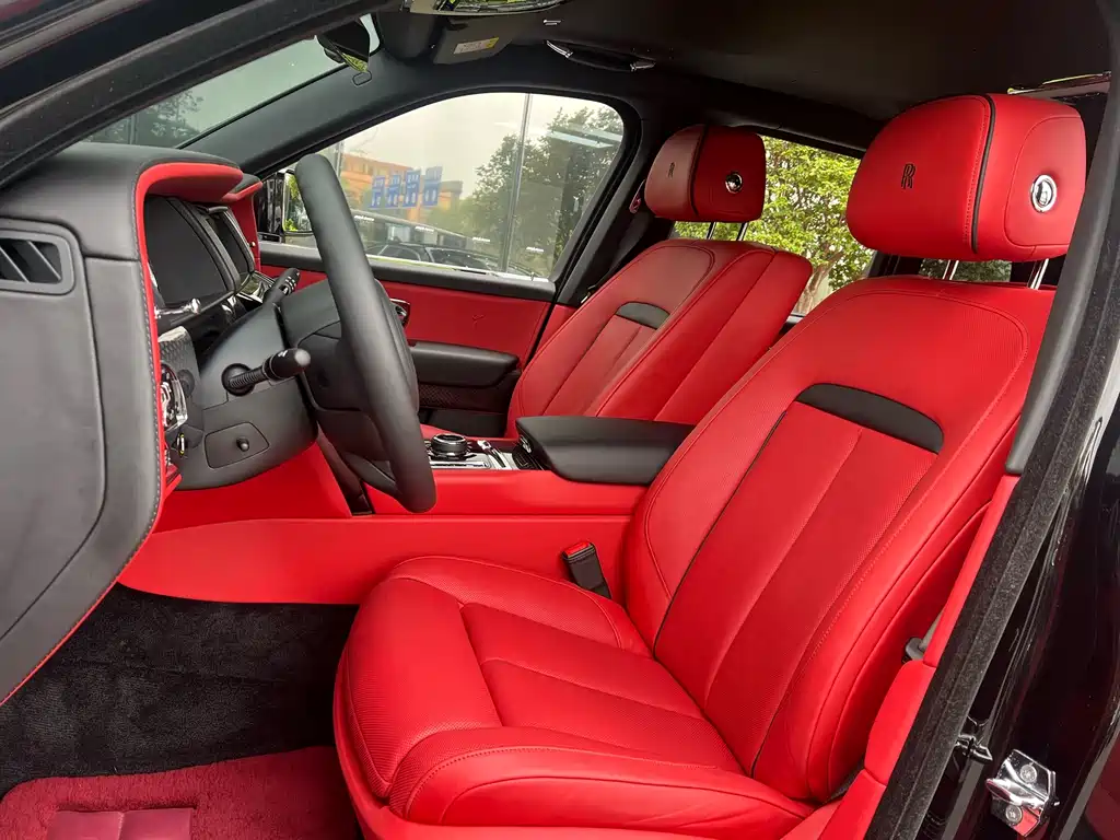 Rolls-Royce Cullinan 2022 Black Badge