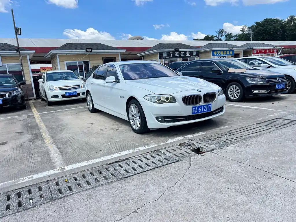 BMW 5 Series — миниатюра 3