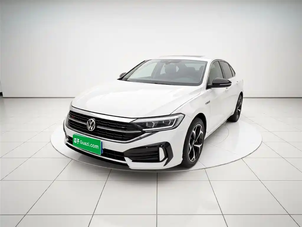 Volkswagen Sagitar 2022
