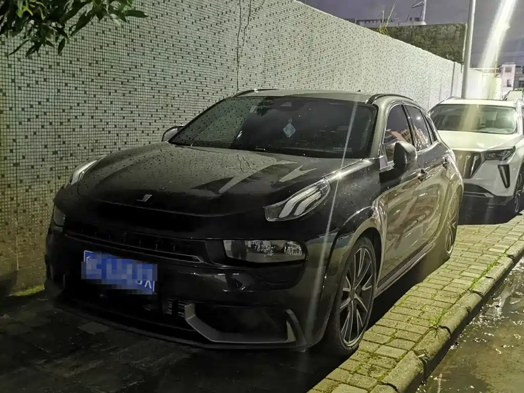 Lynk & Co 02 Hatchback